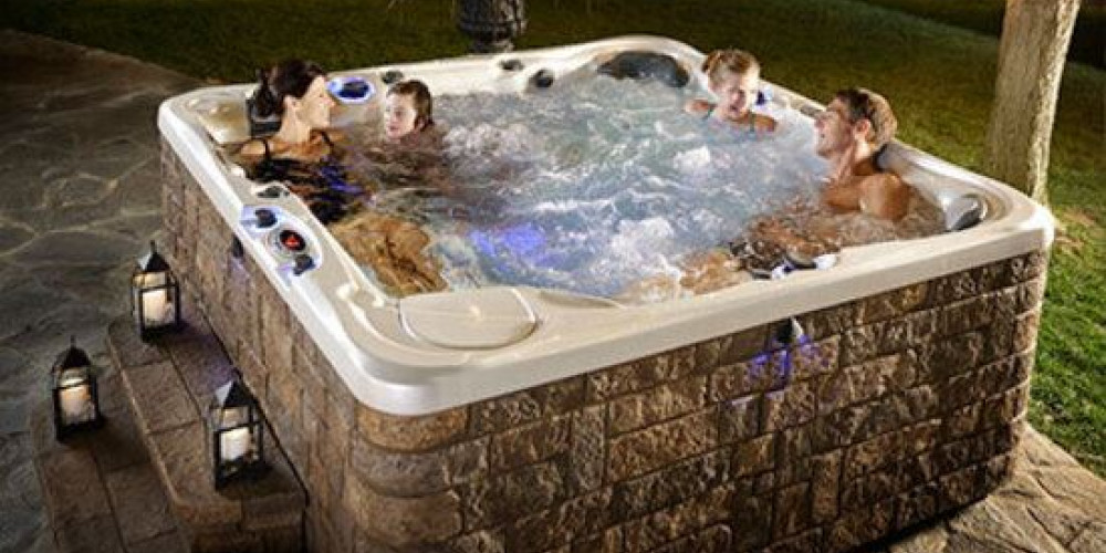 HOT TUB